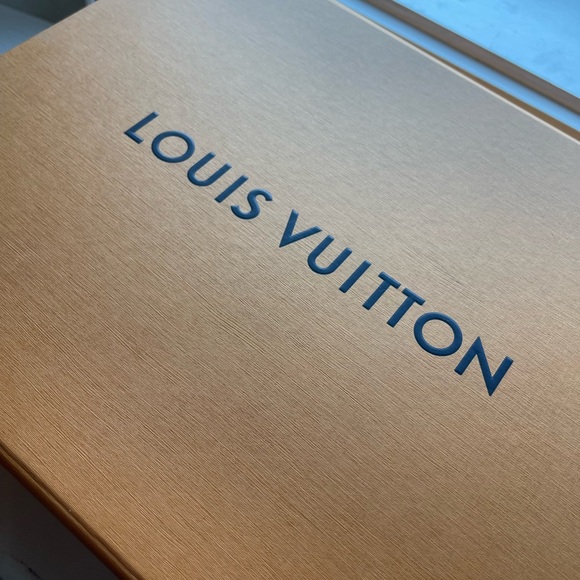 Louis Vuitton heels
Size 38 - Picture 7 of 7